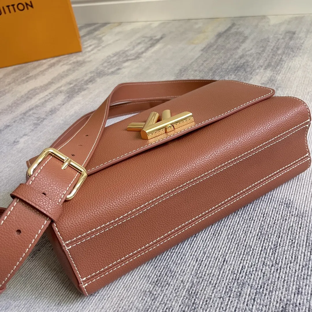 LV 黑色 米白 牛皮 收纳包 旅行收纳款