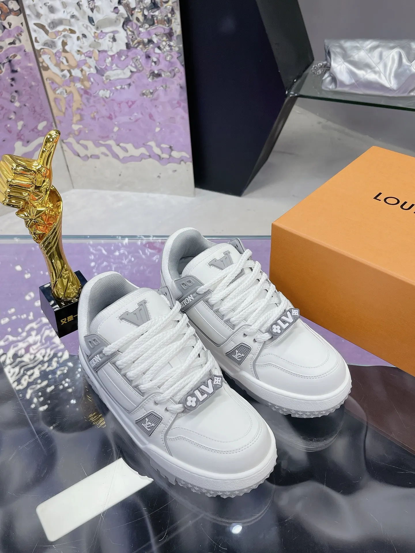 Louis Vuitton 运动鞋