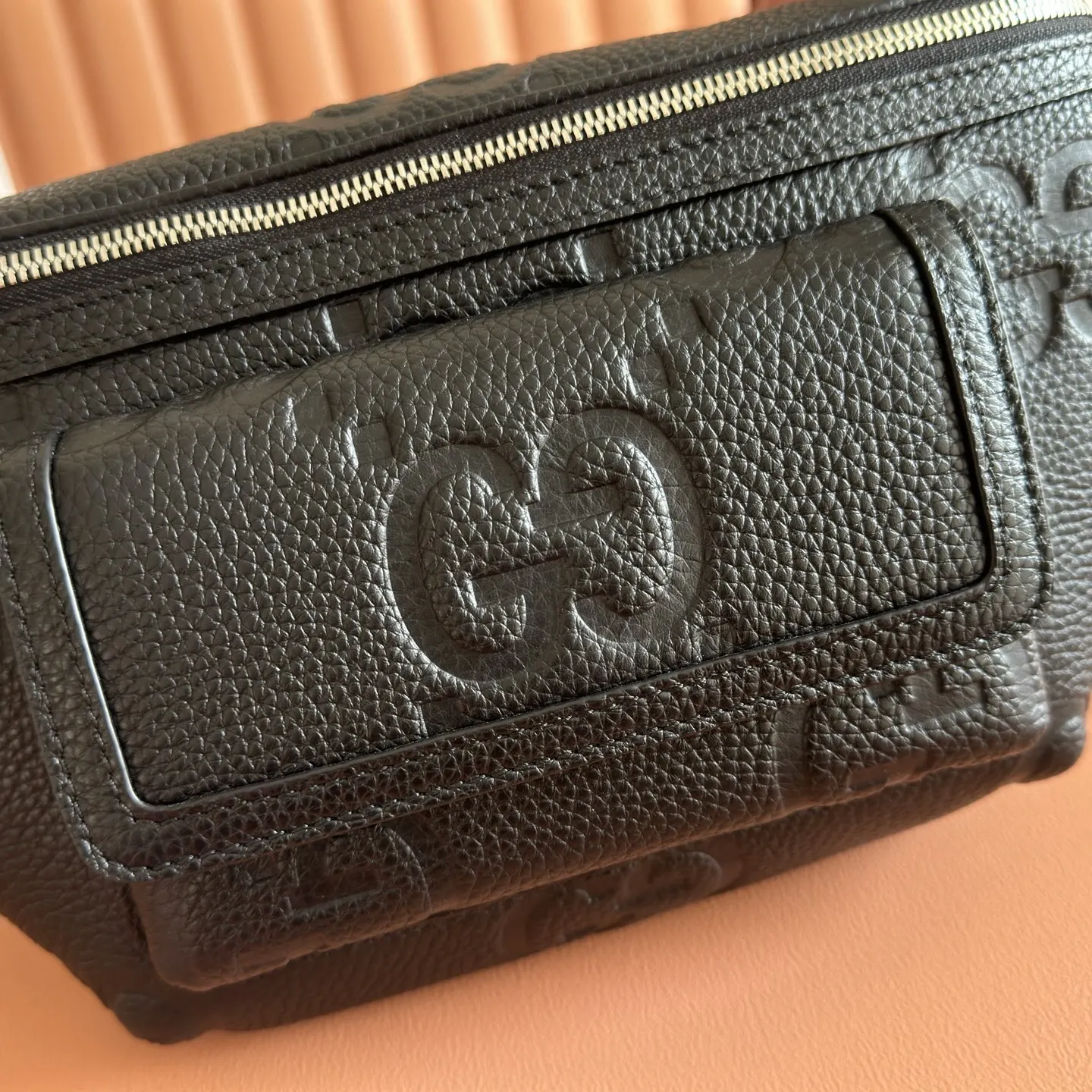Gucci 黑色 橙色 皮革 斜挎包 轻便斜挎款
