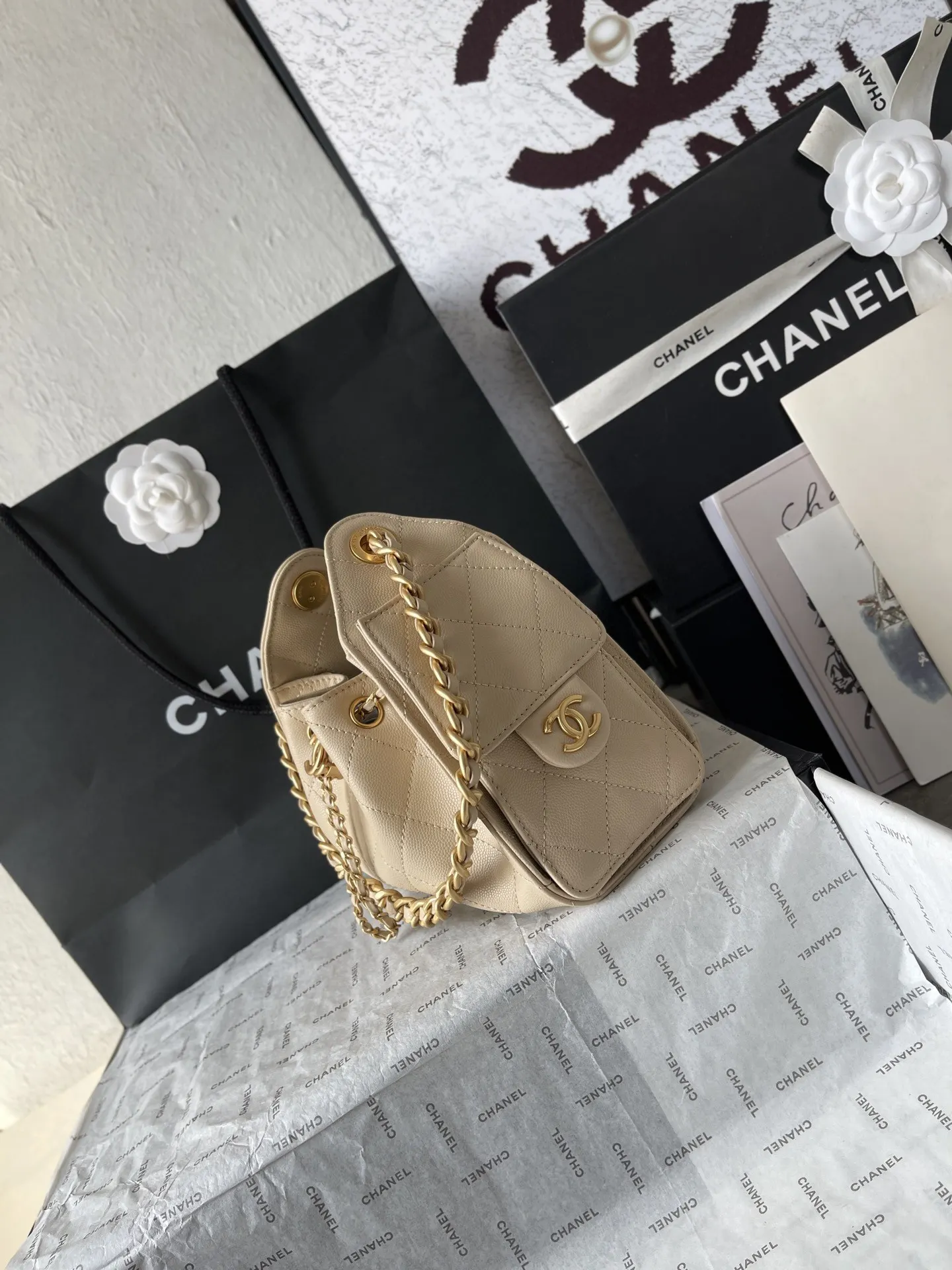 CHANEL 白色 金色 小牛皮 腋下包 复古腋下背款