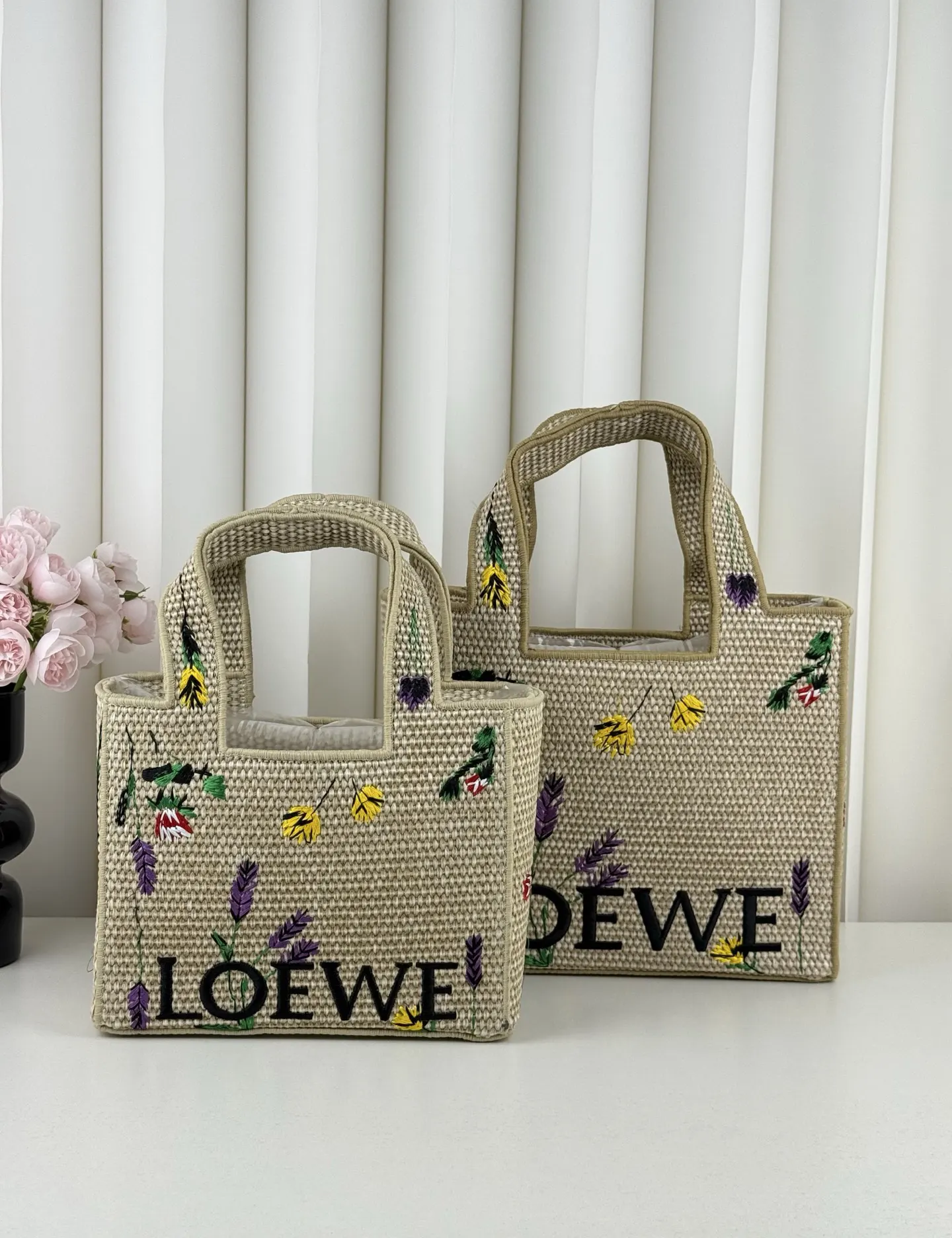 Loewe 罗意威刺绣 夏日海岛系列推出了 草编 托特包 大容量托特款