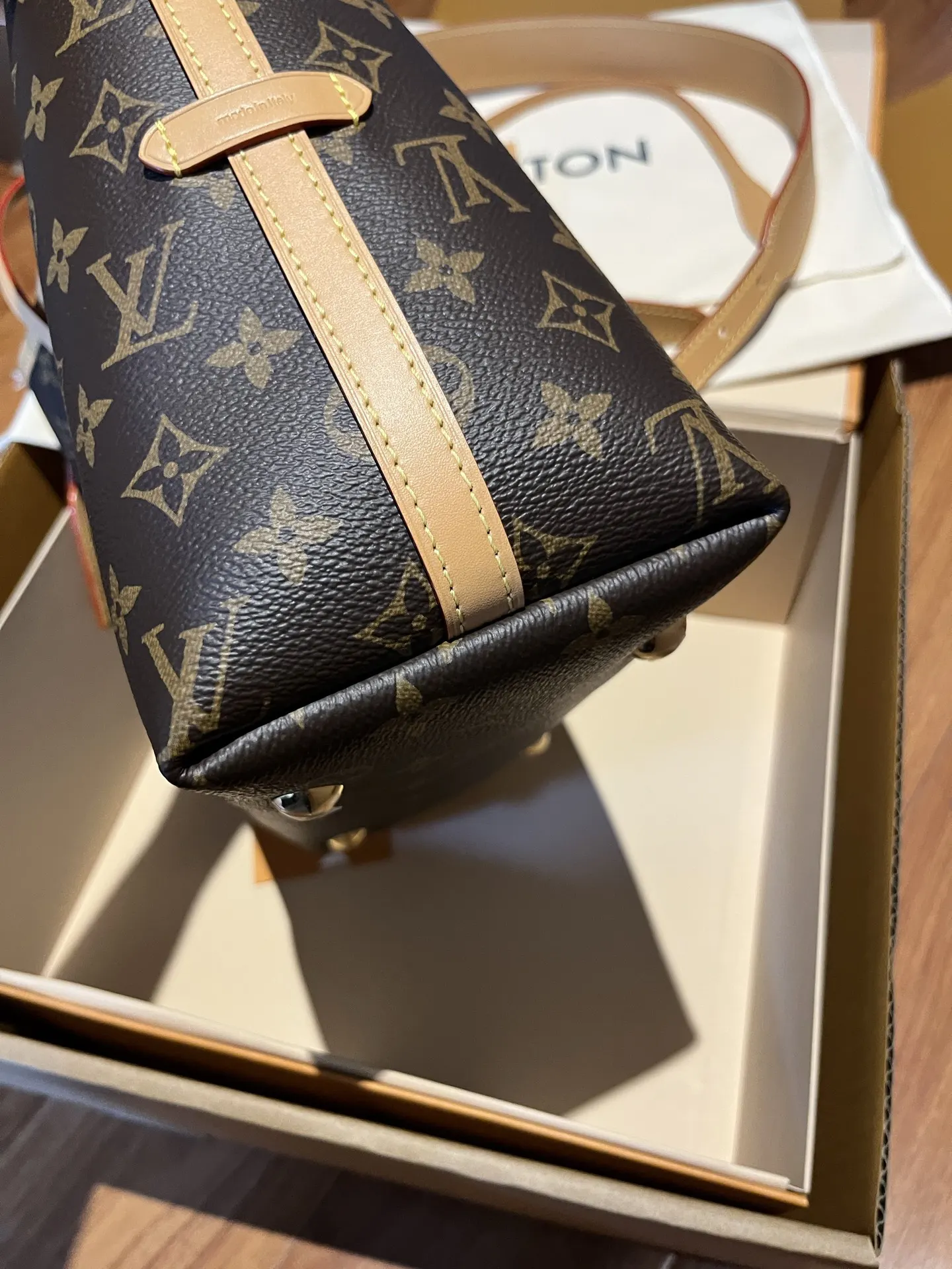 CarryAll 真正的渠道 我们确保所有 腋下包 復古腋下背款