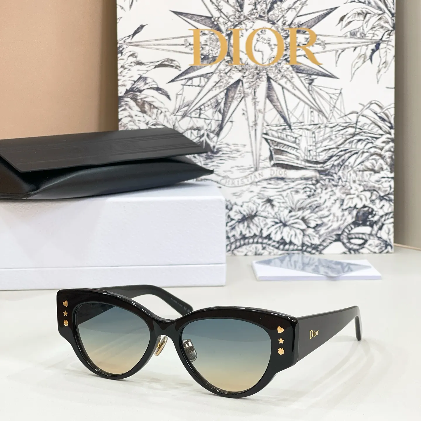 Dior 黑色宽框太阳镜 复古遮阳款