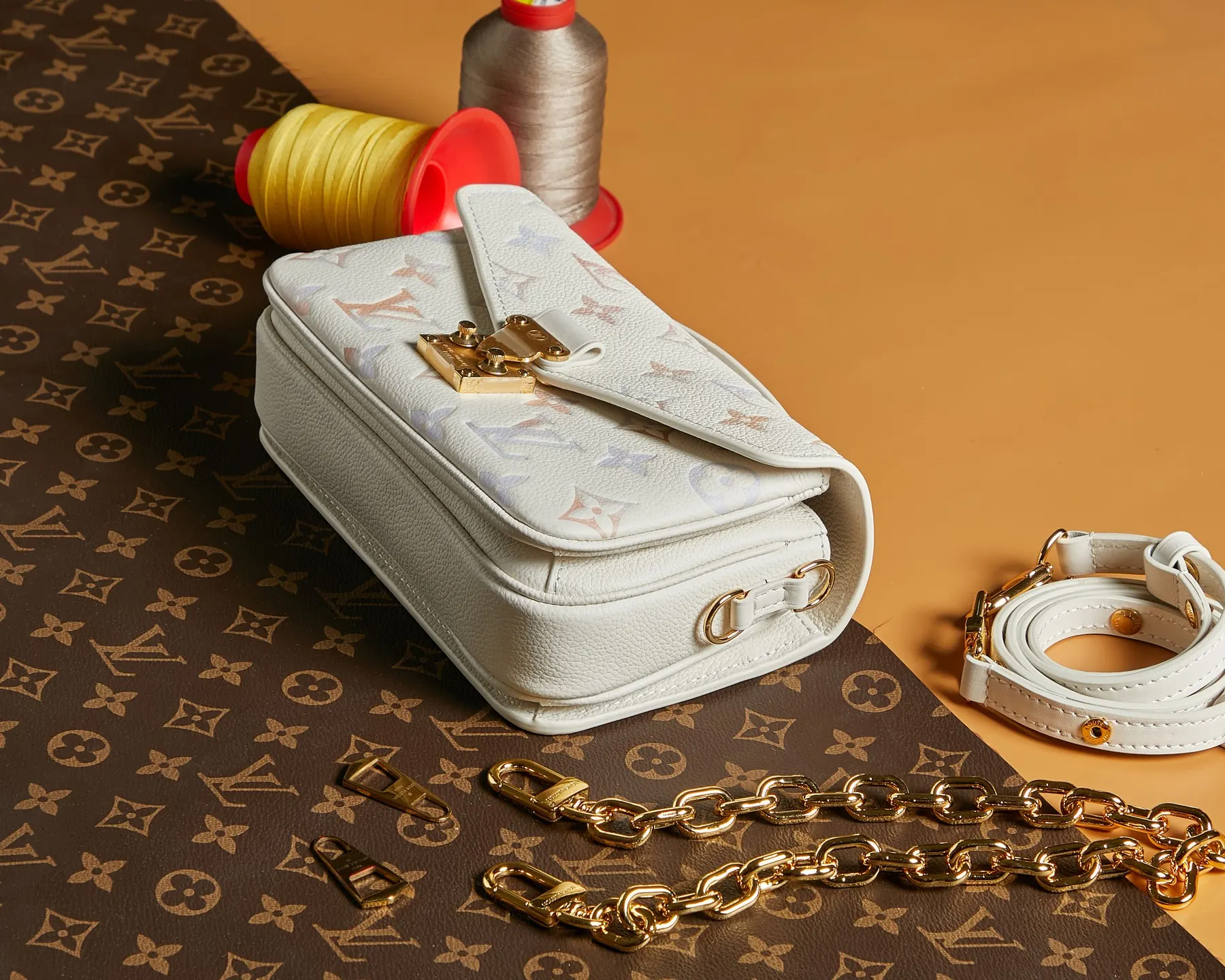 Chain Bag Leather
