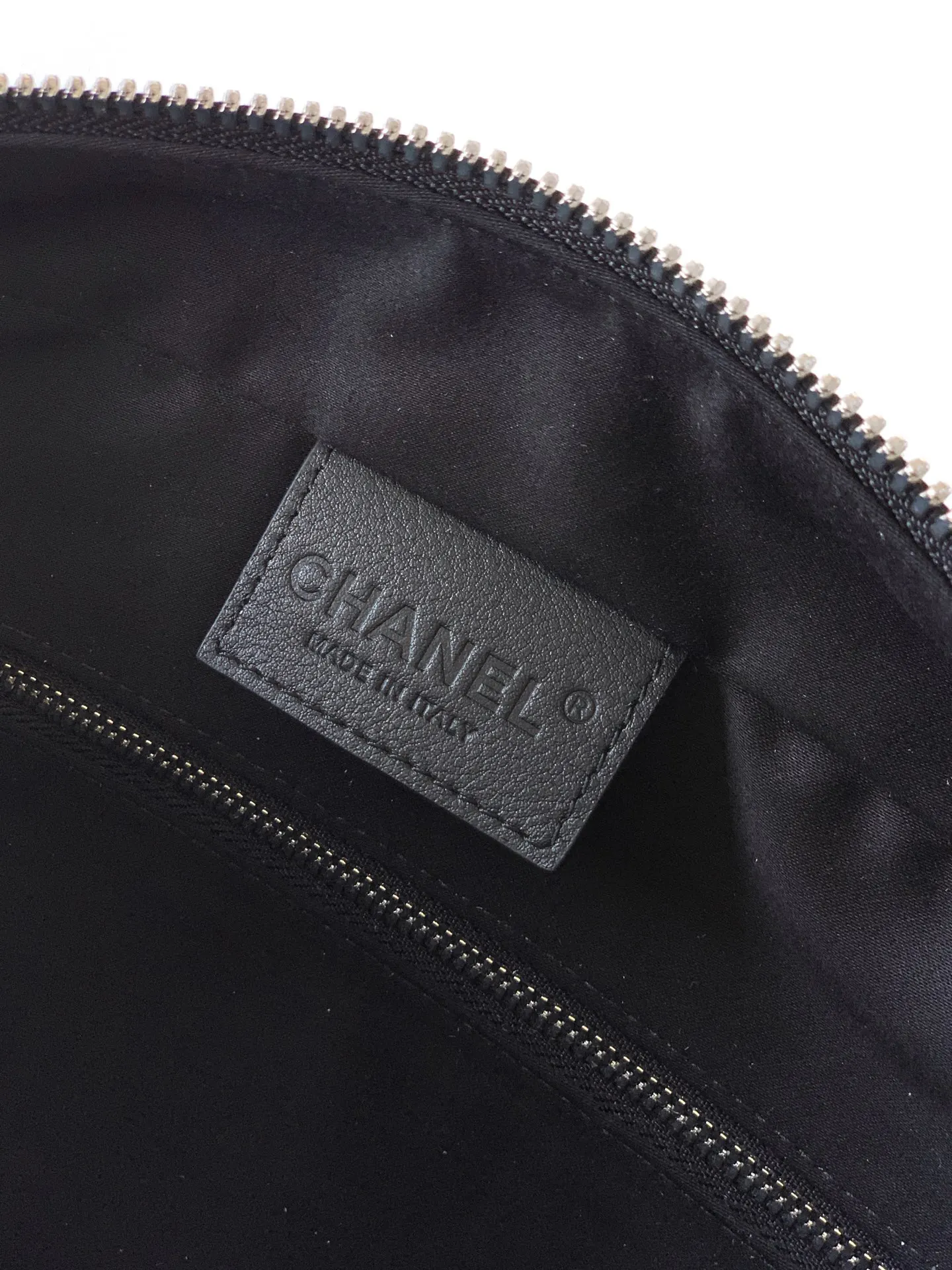 CHANEL 黑色 杏色 帆布 腋下包 復古腋下背款(數字9) CHANEL 黑色 杏色 帆布 腋下包 復古腋下背款(數字9)