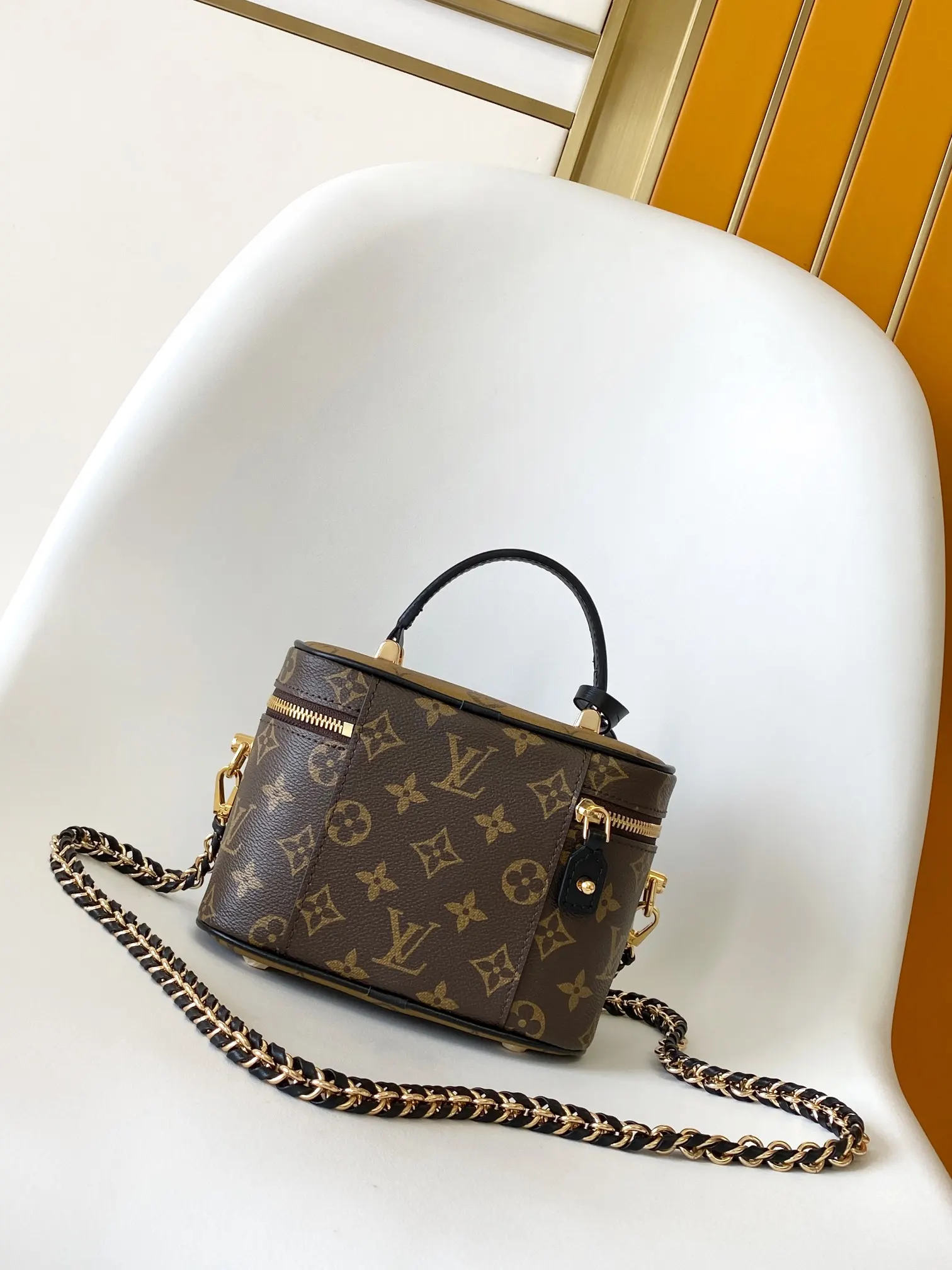 Louis Vuitton Chain Bag Canvas