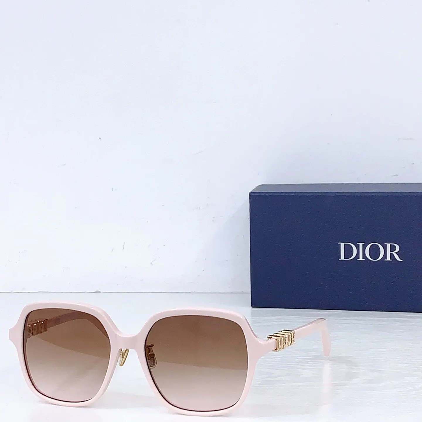 Dior 棕色渐变太阳镜 复古遮阳