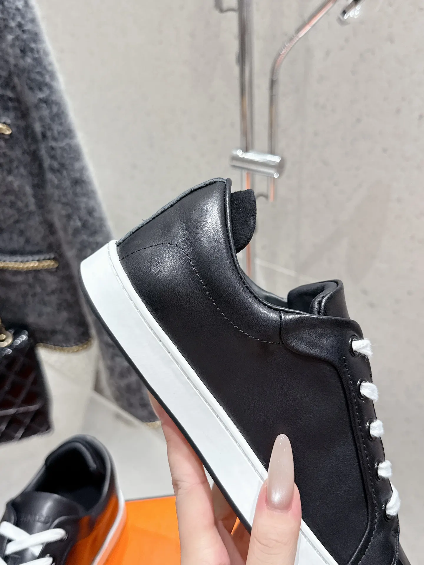 Hermès 绝对是最值得买的 羊皮 鞋履 舒适 运动鞋