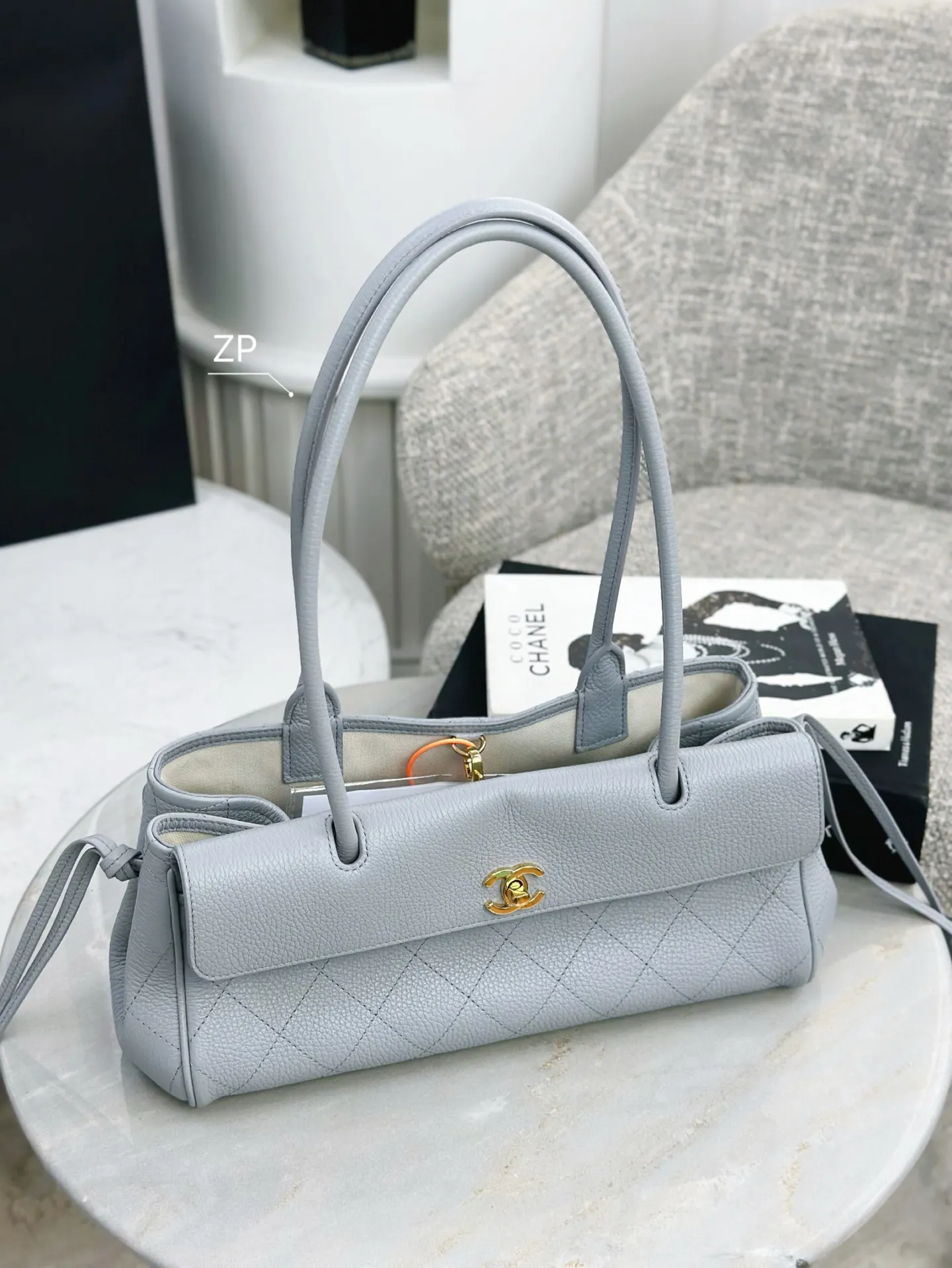 Chanel Cowhide Tote Shopping Bag Hand Held Shoulder Image 7 Chanel Cowhide Tote Shopping Bag Hand Held Shoulder Image 7