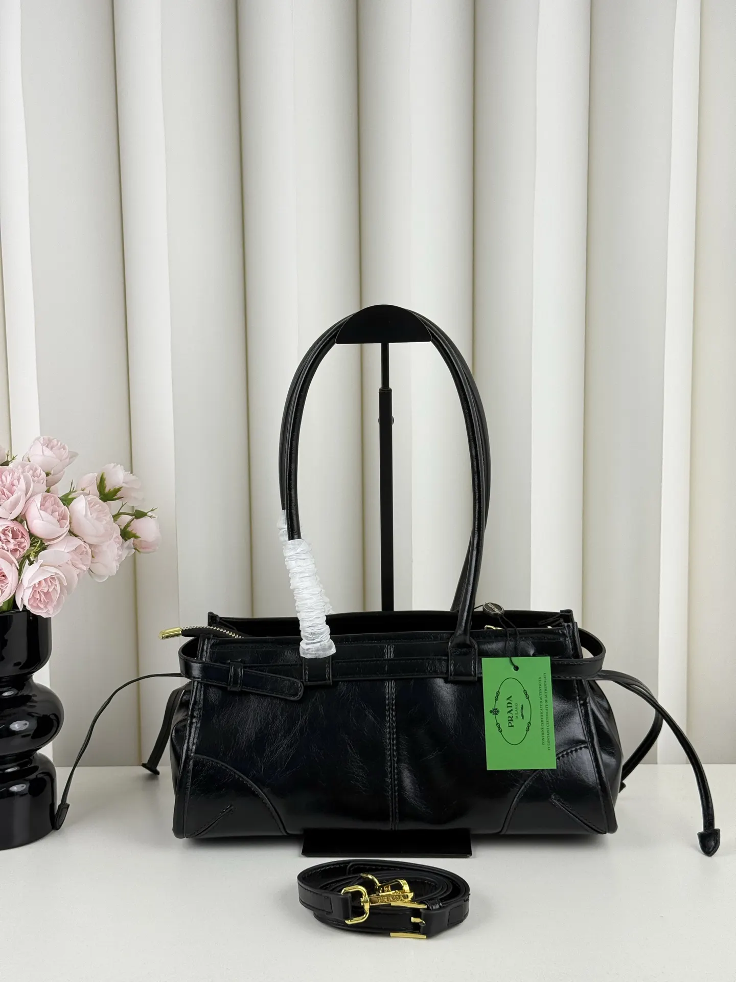 Prada 黑色 三角标 手提包