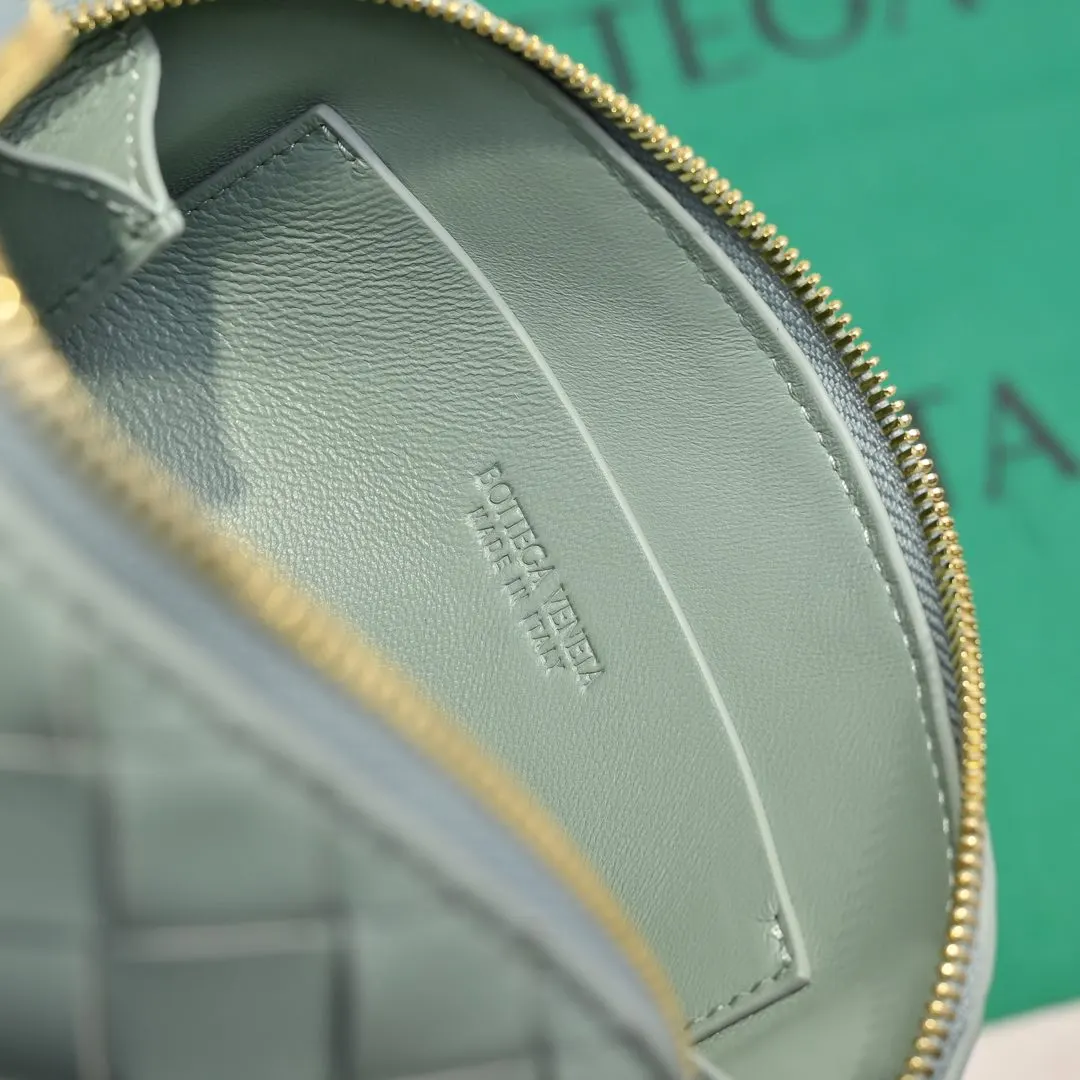 Bottega Veneta 腋下包 复古腋下背款