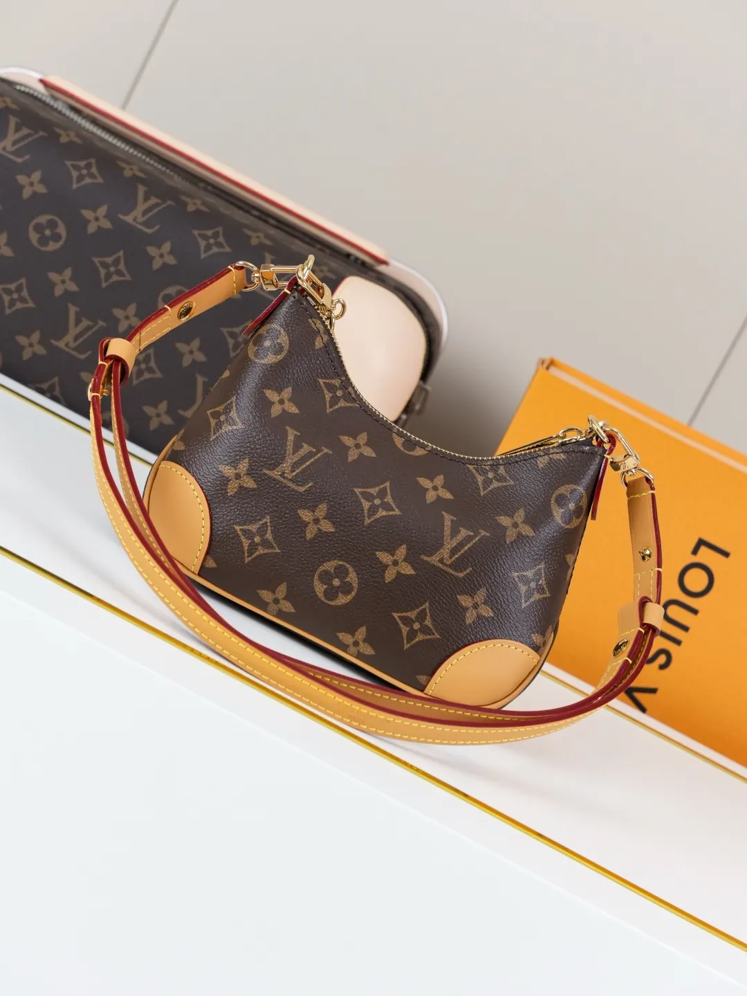 Monogram Chain Bag Leather