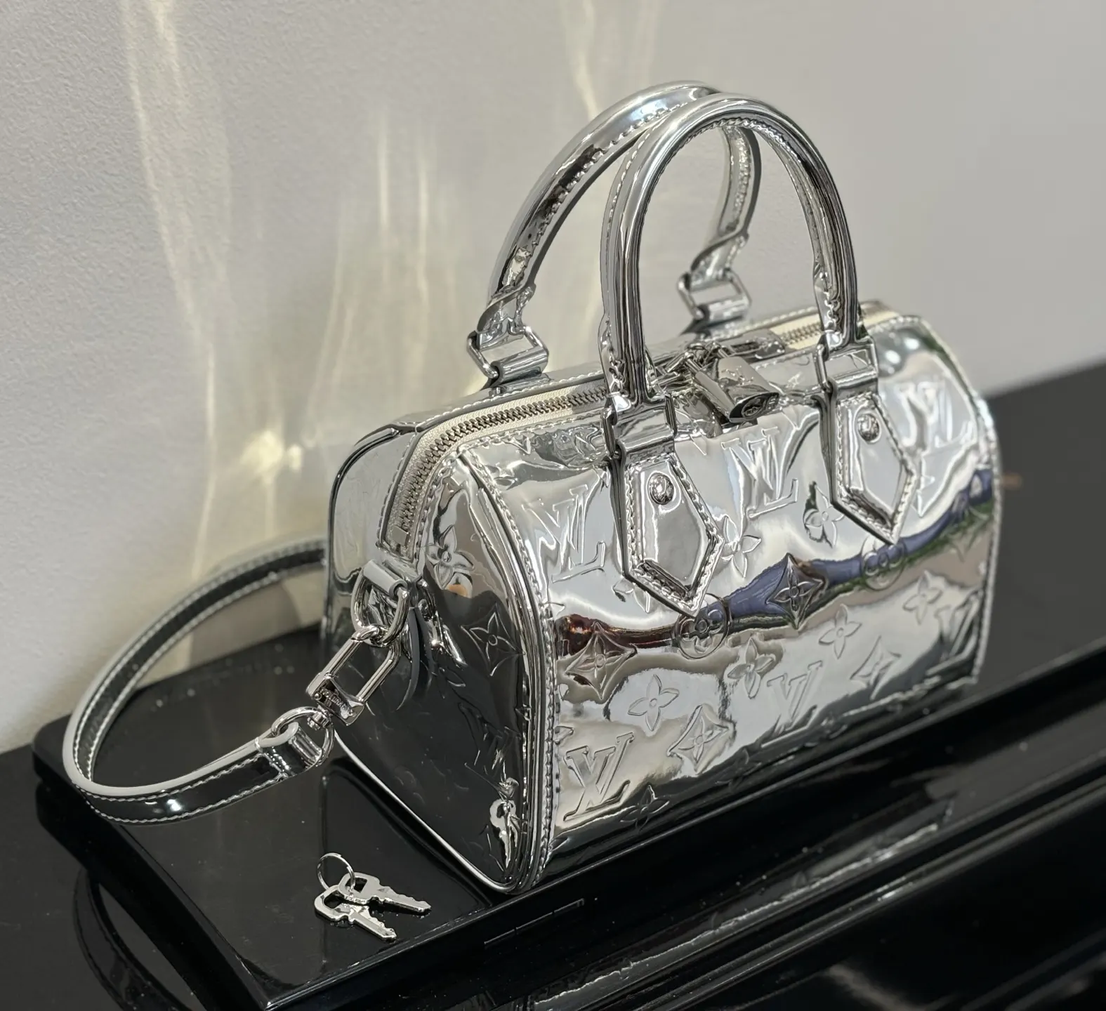 LV Speedy 銀色 帆布 收納包 旅行收納款