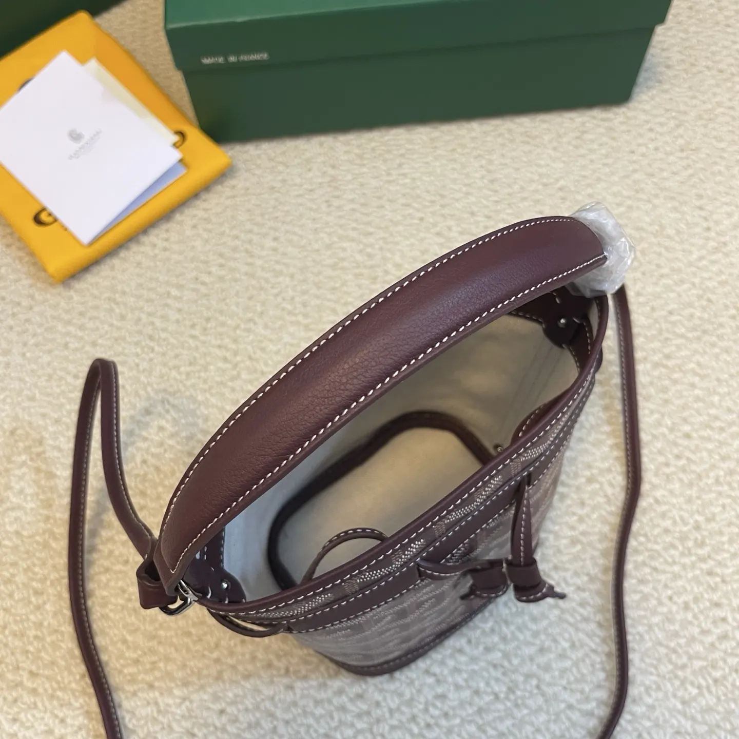 Goyard 皮革 轻盈小巧去始终保持标志性水桶百搭造型 水桶包 休閒水桶款