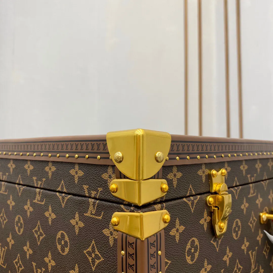 LV 金色 帆布 BISTEN 硬箱 借鉴了 Alzer行李箱的 旅行拉杆款 輕便出行款