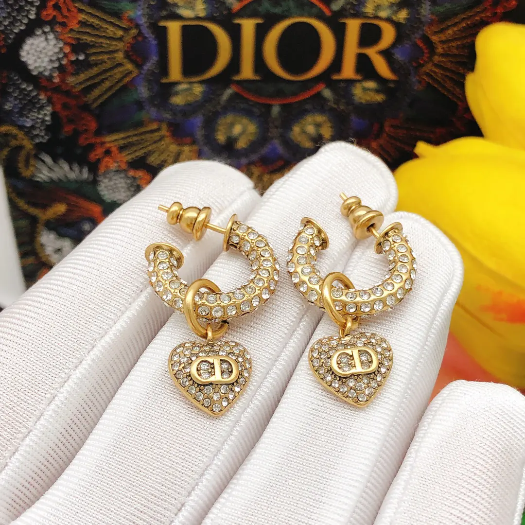 Dior 金色耳环礼盒 精致配饰款