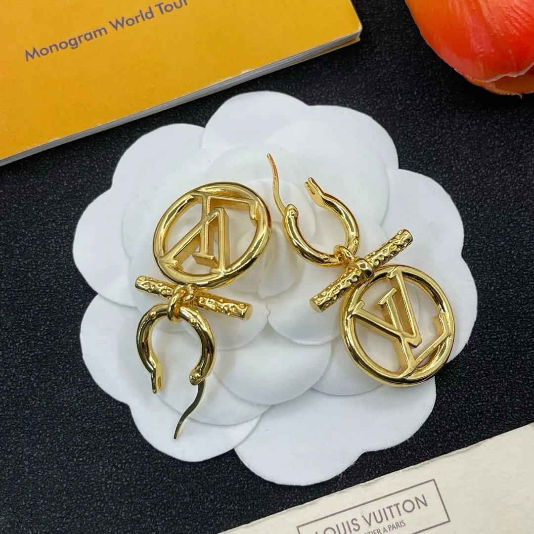 Louis Vuitton 耳钉 小巧点缀 耳饰