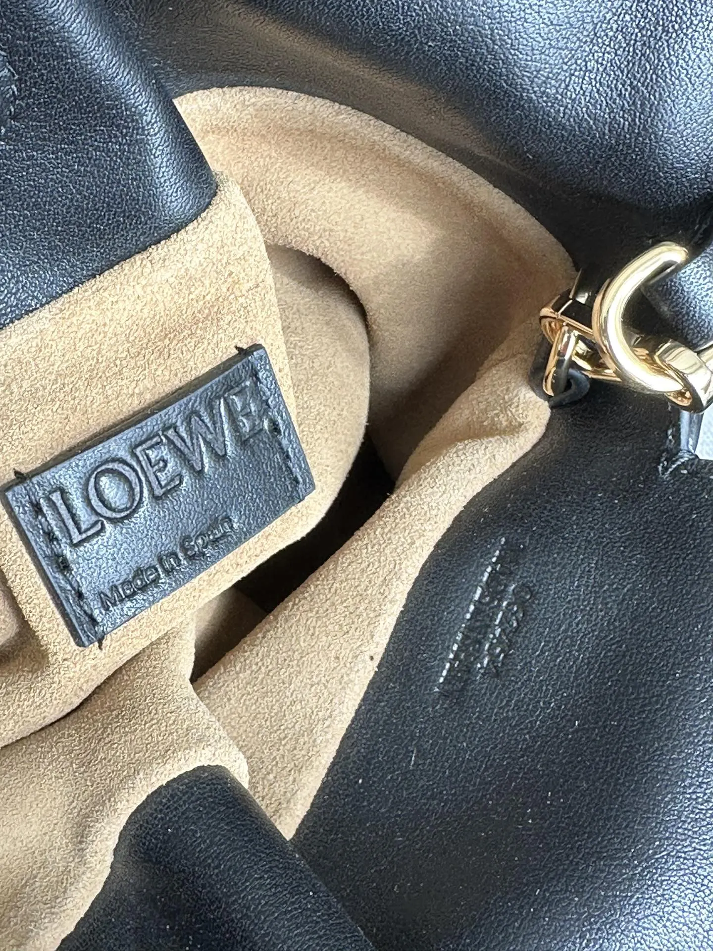 Loewe 金色 牛皮 手拿包 精致手拿款