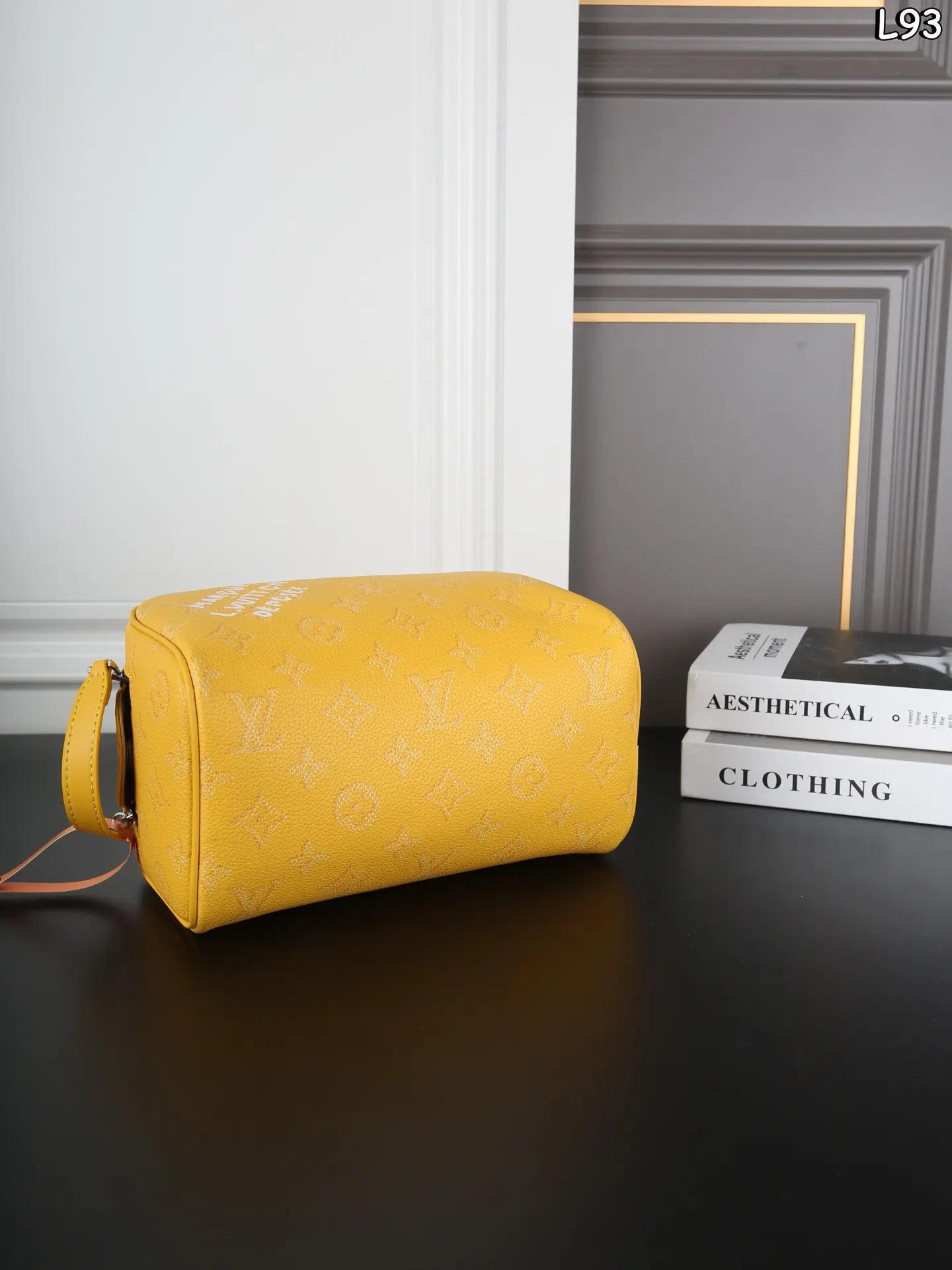 LV 墨绿 Dopp Kit 涂鸦 洗漱包 多巴胺色 化妆包 便携收纳款