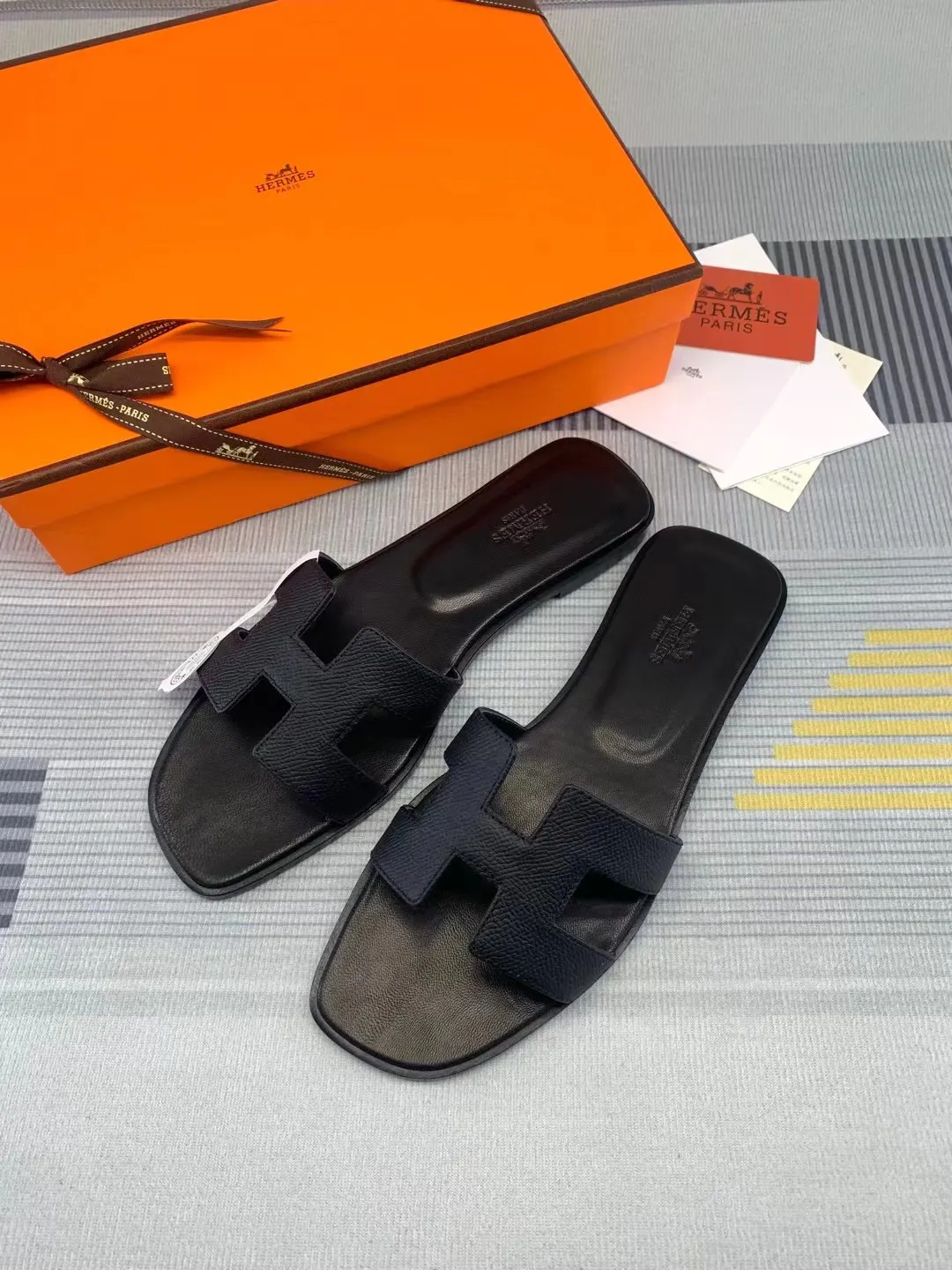 Hermès Oran 全黑 拖鞋 舒適(數字3) Hermès Oran 全黑 拖鞋 舒適(數字3)