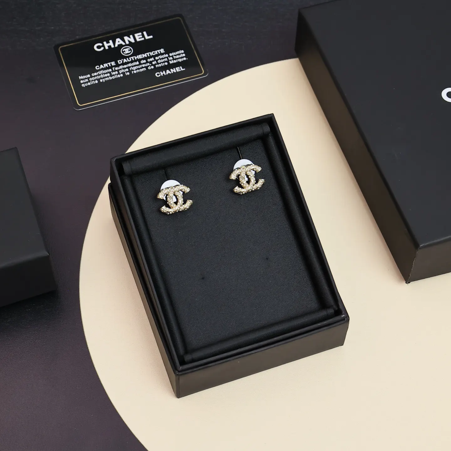 Chanel 双C 耳钉 小巧点缀 耳饰