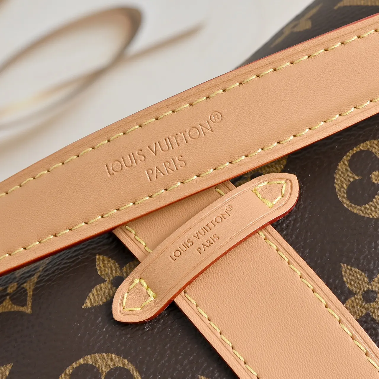 LV Pochette 手提包(數字7) LV Pochette 手提包(數字7)