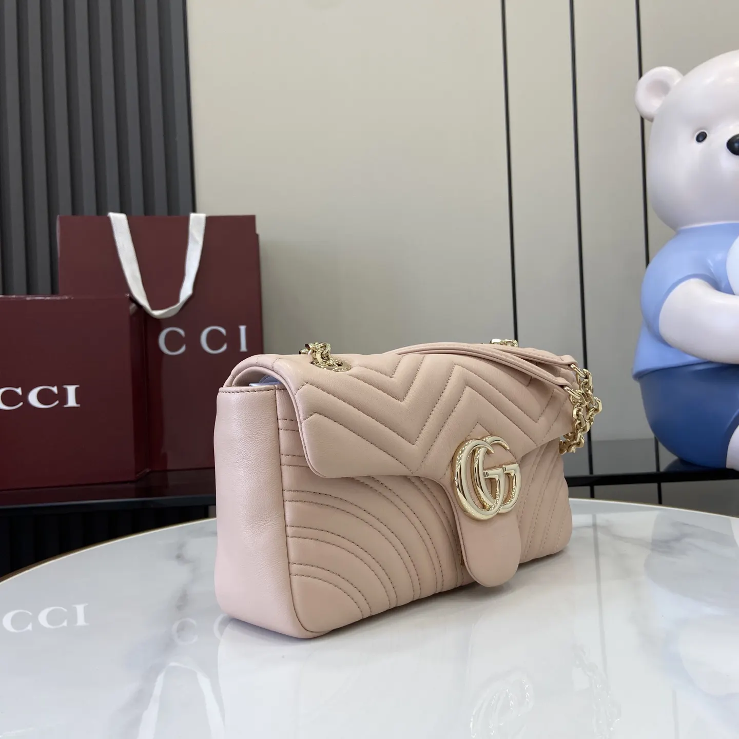 Gucci Marmont 絎縫皮革鏈條包 單肩斜挎