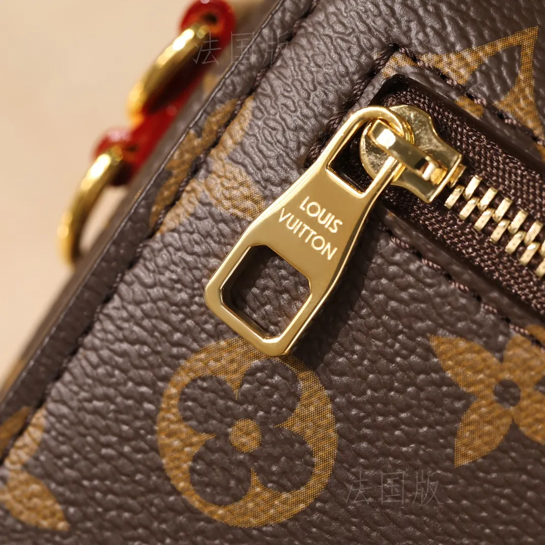 Chain Bag Leather