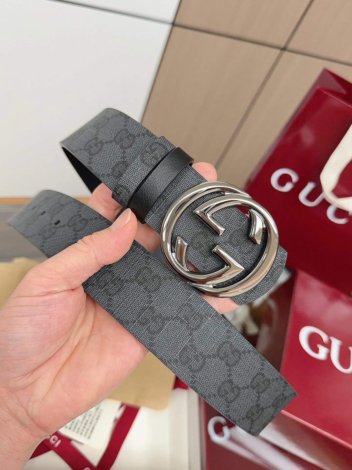 Gucci 雙G扣牛皮腰帶
