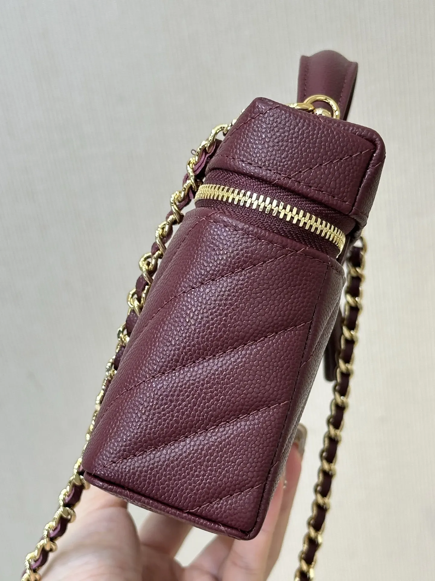CHANEL 上香奶奶独特的v纹 多了几分富贵优雅感 链条包 精致链条款