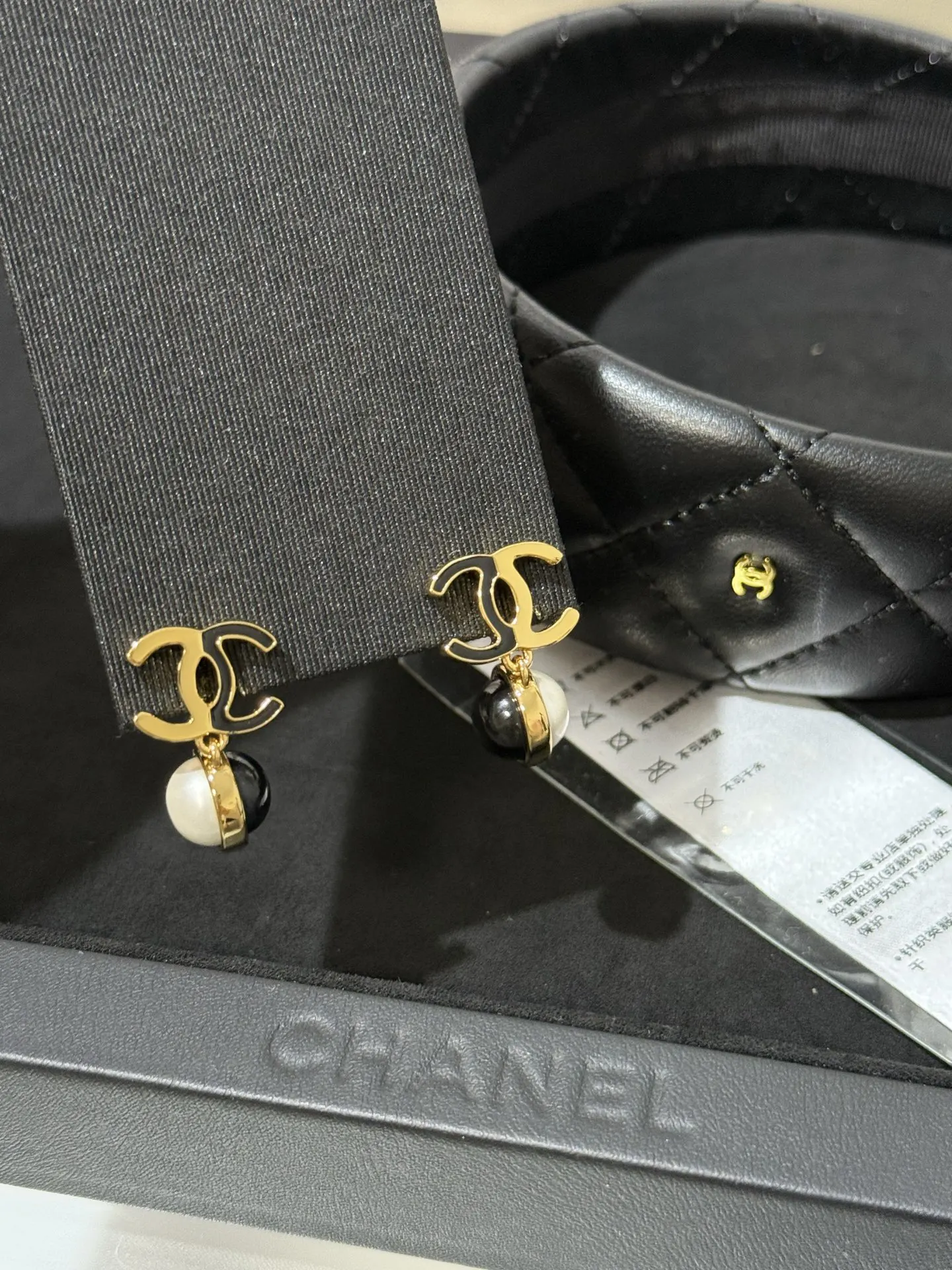 Chanel 黑金 拼色 珍珠 珐琅 耳环 优雅耳饰