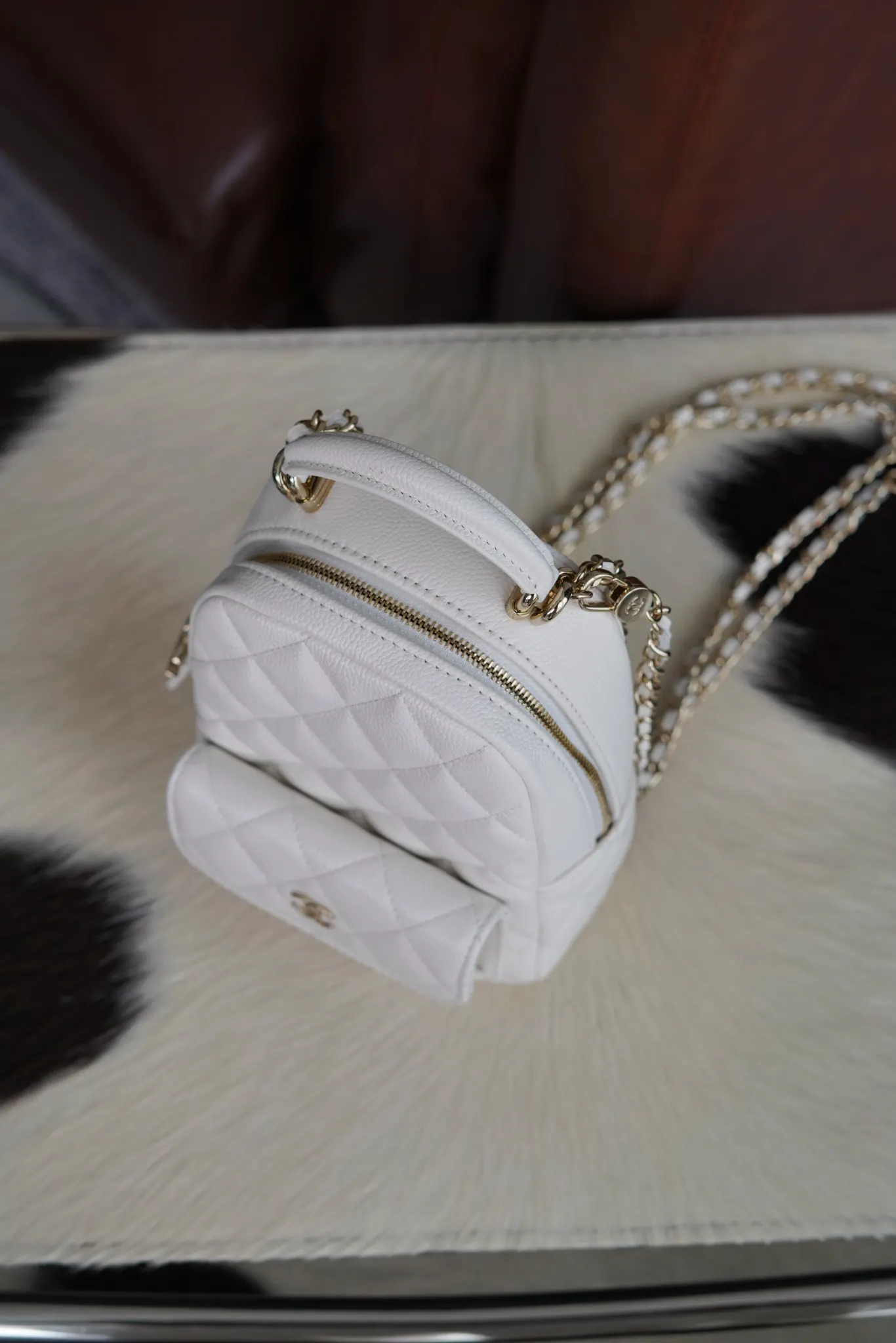 CHANEL 白色 金色 小牛皮 双肩包 实用双肩款