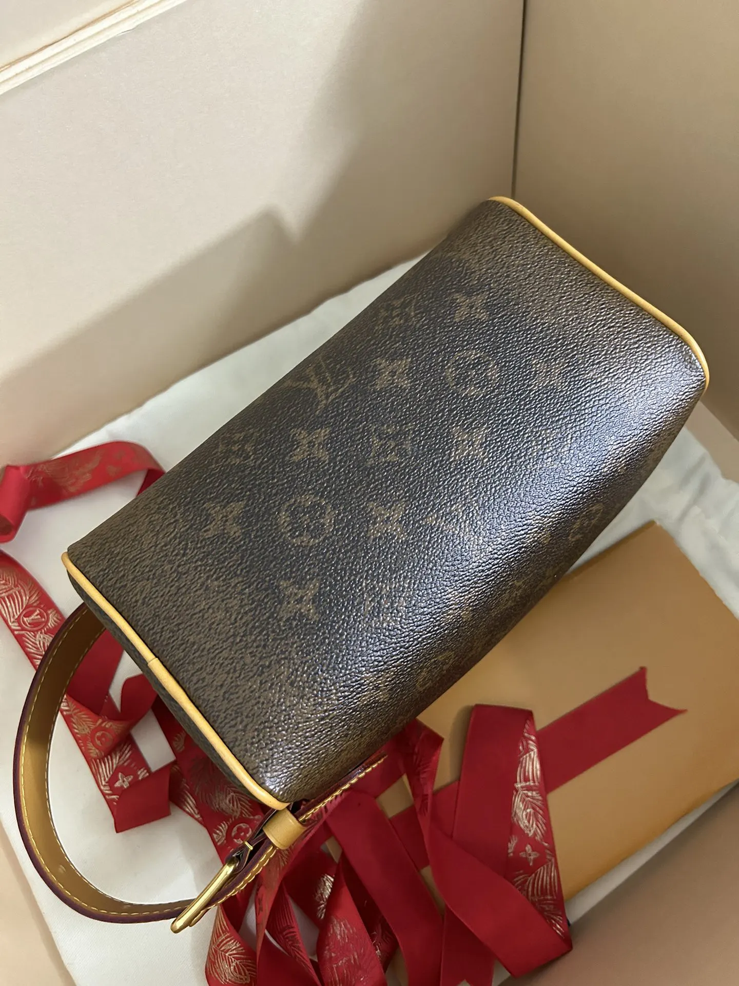LV 牛皮 化妝包 便携收納款