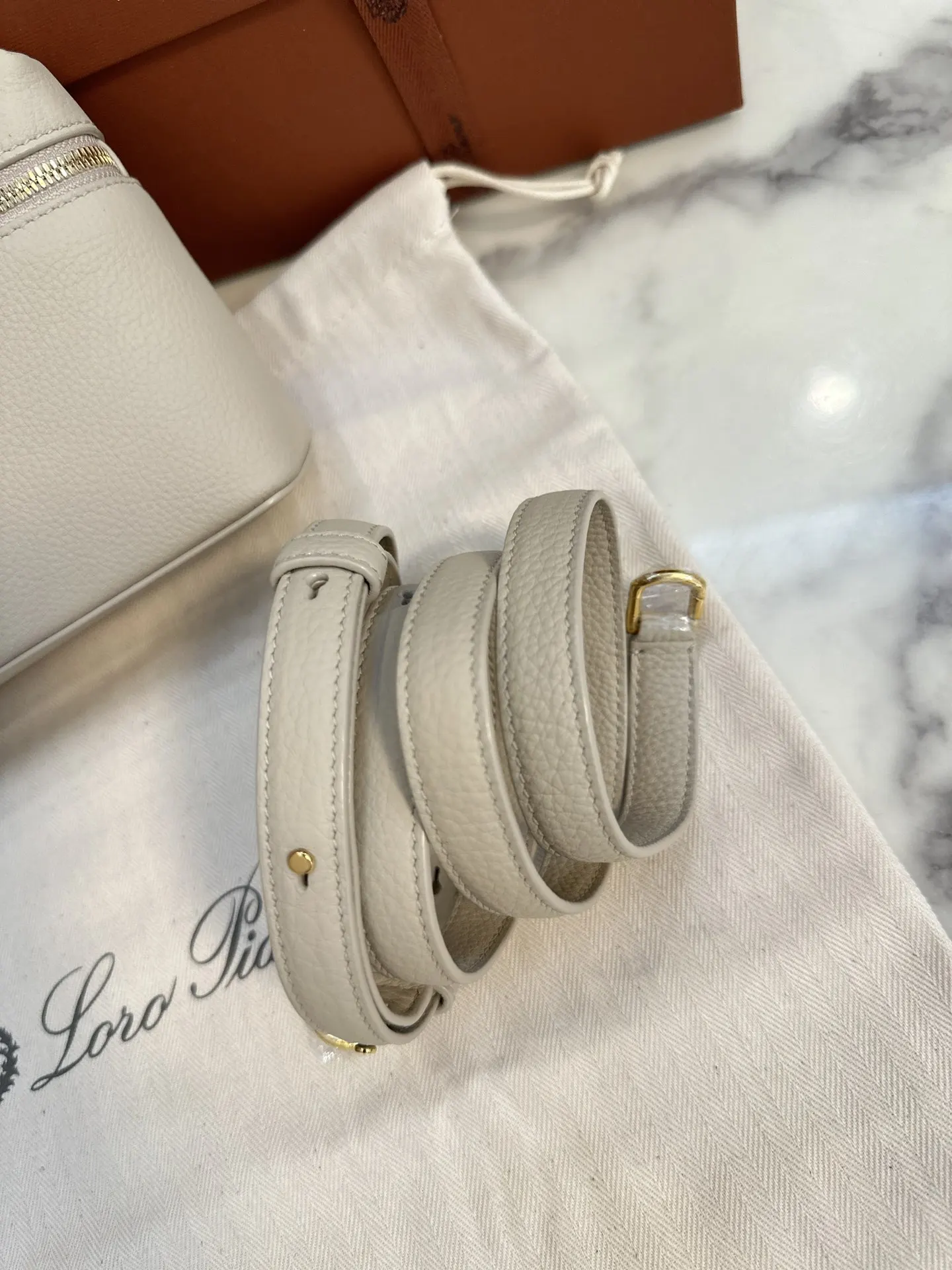 灰色 小牛皮 Loro Piana Extra Poket 手拿包 精致手拿款