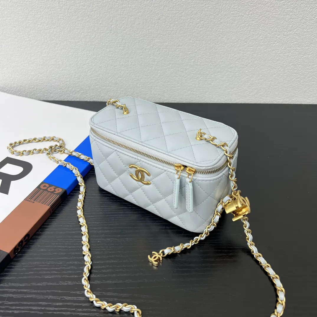Chanel Lambskin Flap Chain Bag One Shoulder Cross Image 5 Chanel Lambskin Flap Chain Bag One Shoulder Cross Image 5