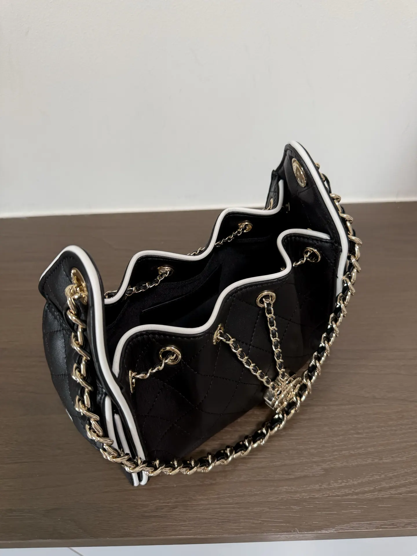 Chain Bag Leather Image 9 Chain Bag Leather Image 9