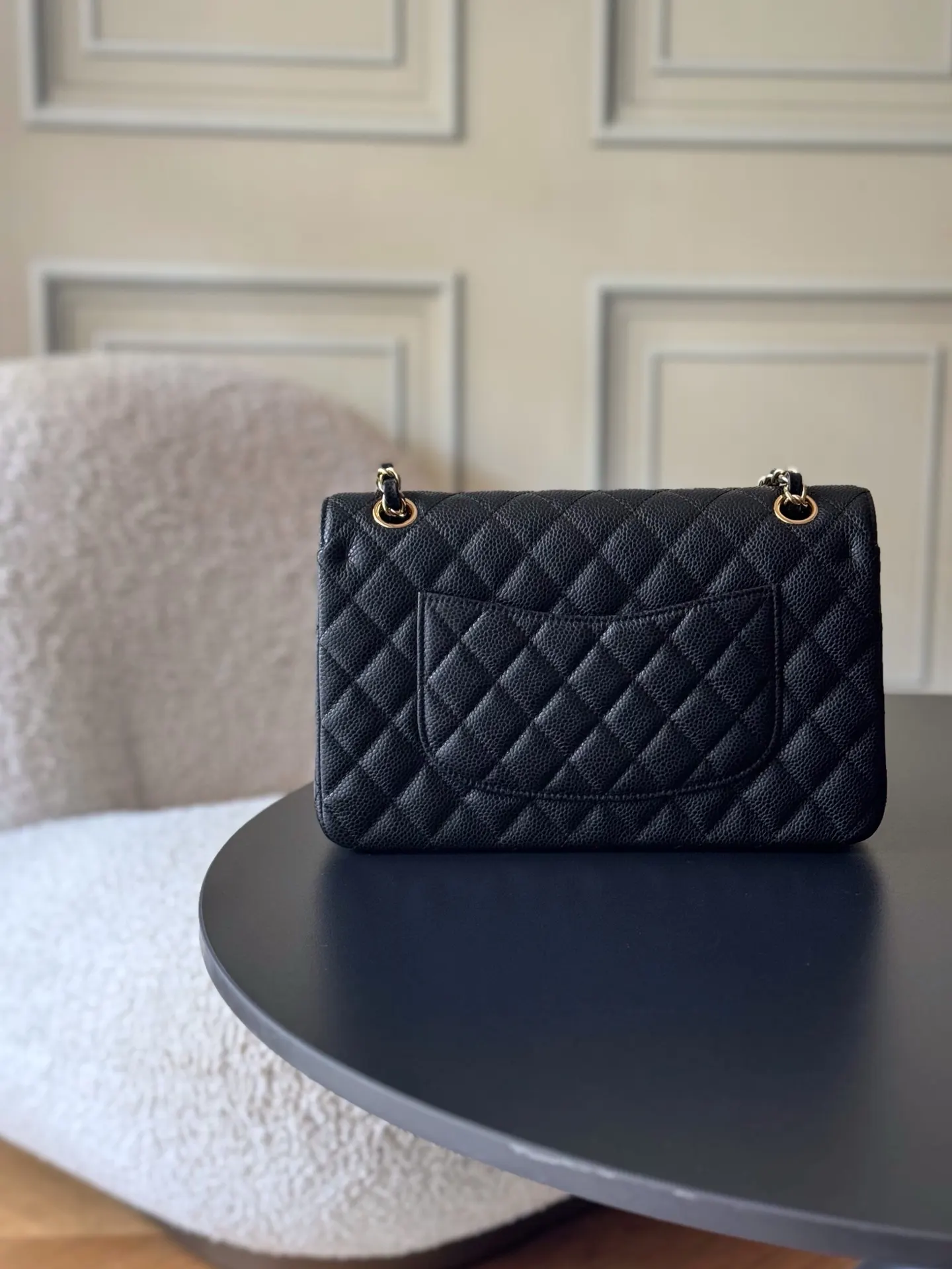 Chanel 黑色牛皮菱格链条包 金扣