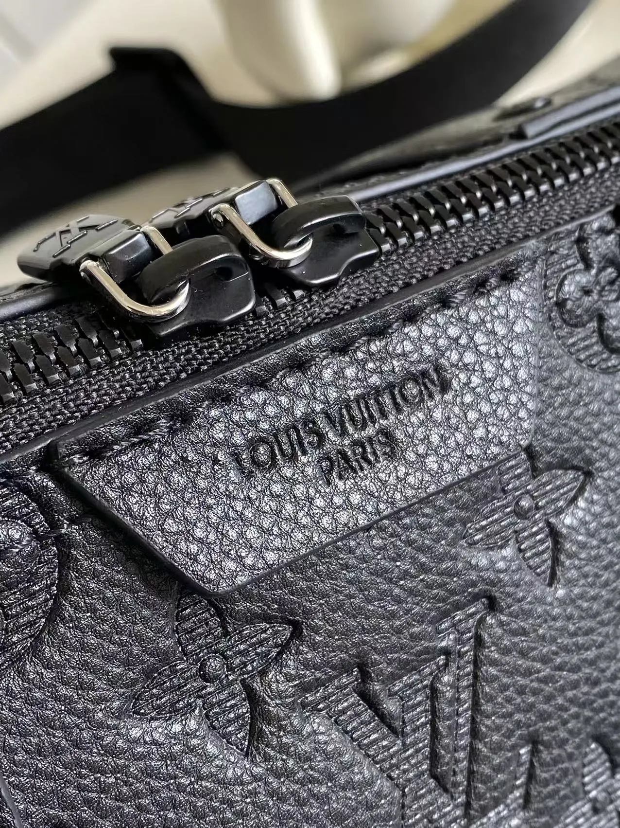 Louis Vuitton M26750 Monogram 手提包