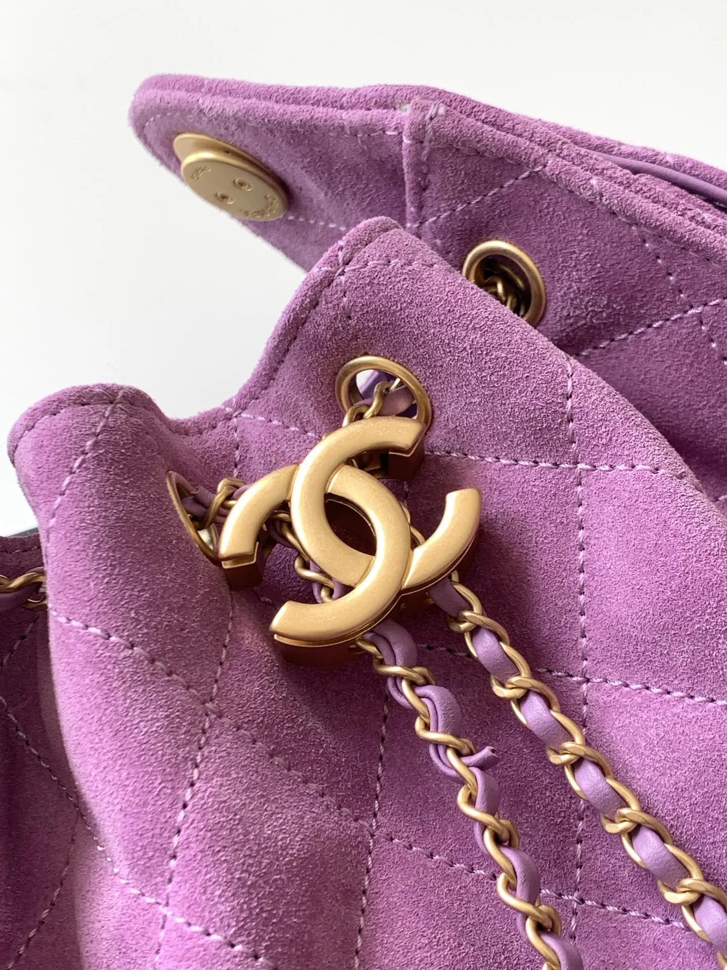 CHANEL 迷你磨砂皮 复古金币纽扣抽绳水桶包 菱格纹 经 链条包 精致链条款