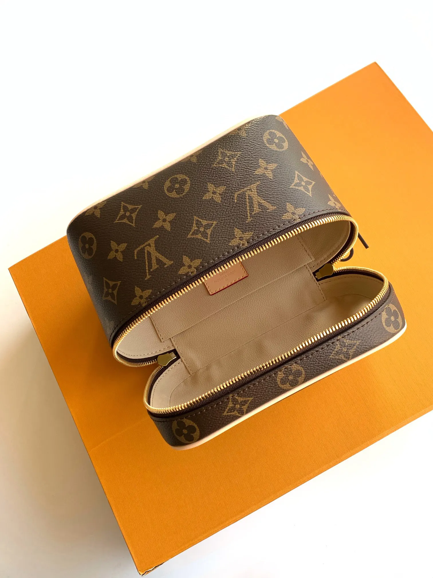 LV blue and yellow color scheme handbag Image 7 LV blue and yellow color scheme handbag Image 7