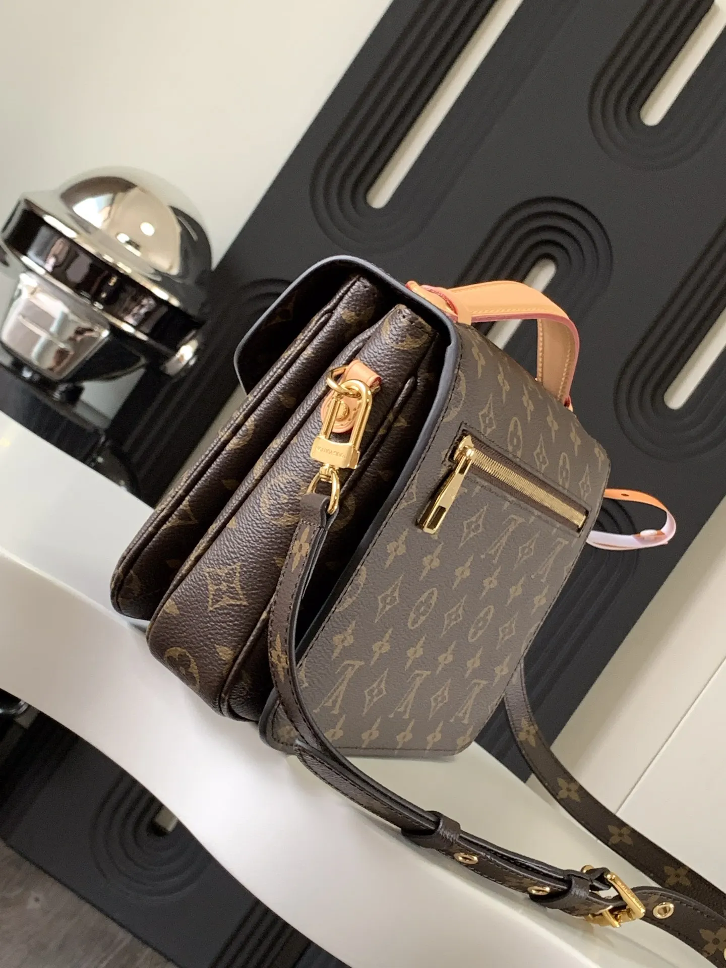 LV M44875 包袋 精选款