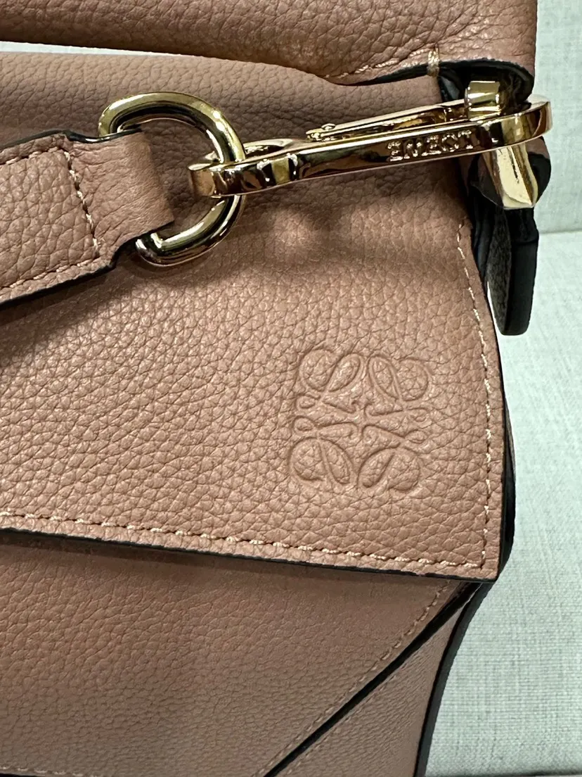 Loewe Puzzle 小牛皮 手拿包 精致手拿款