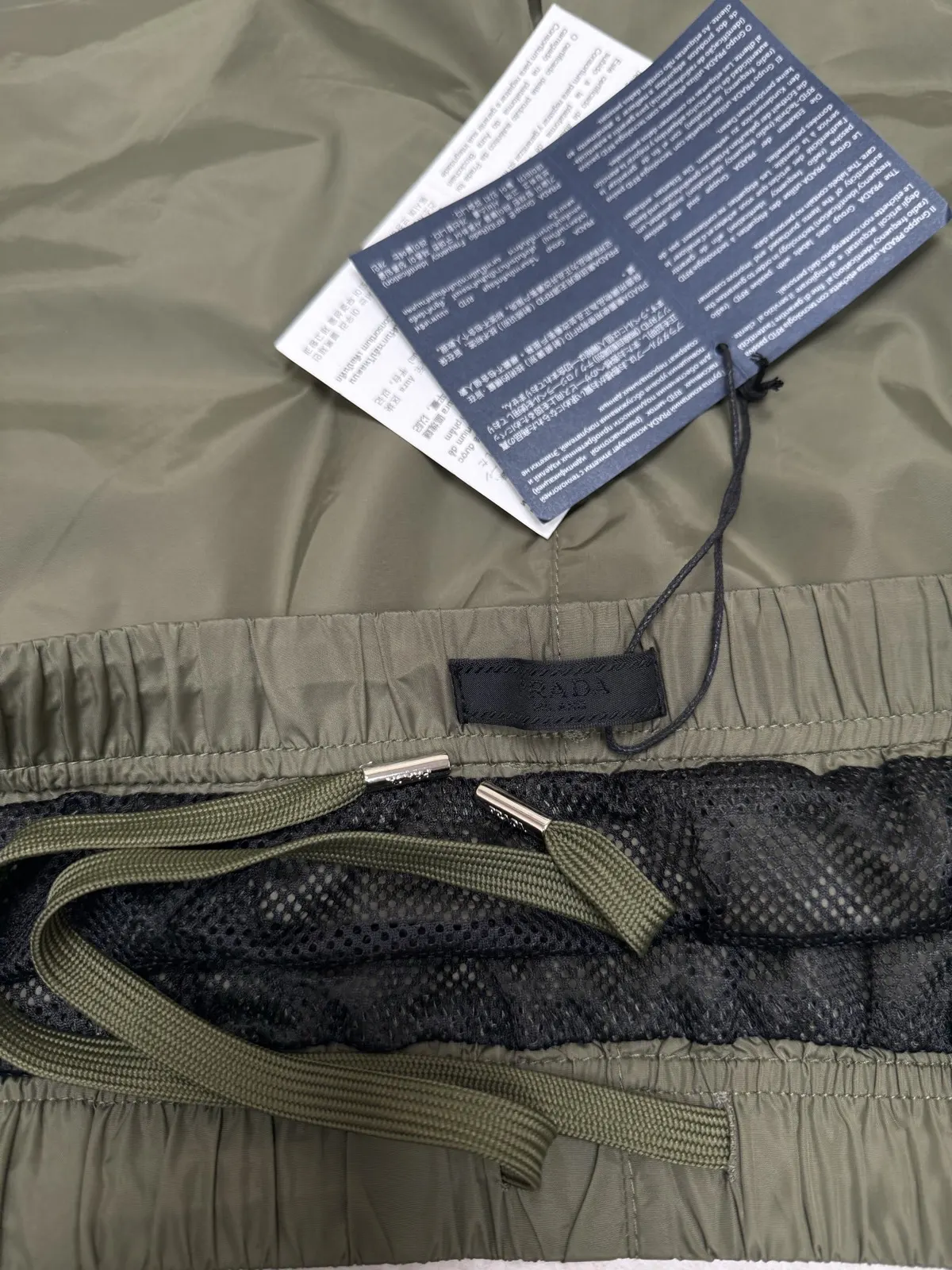 Prada Re-Nylon 尼龙 三角标 短裤 休闲宽松