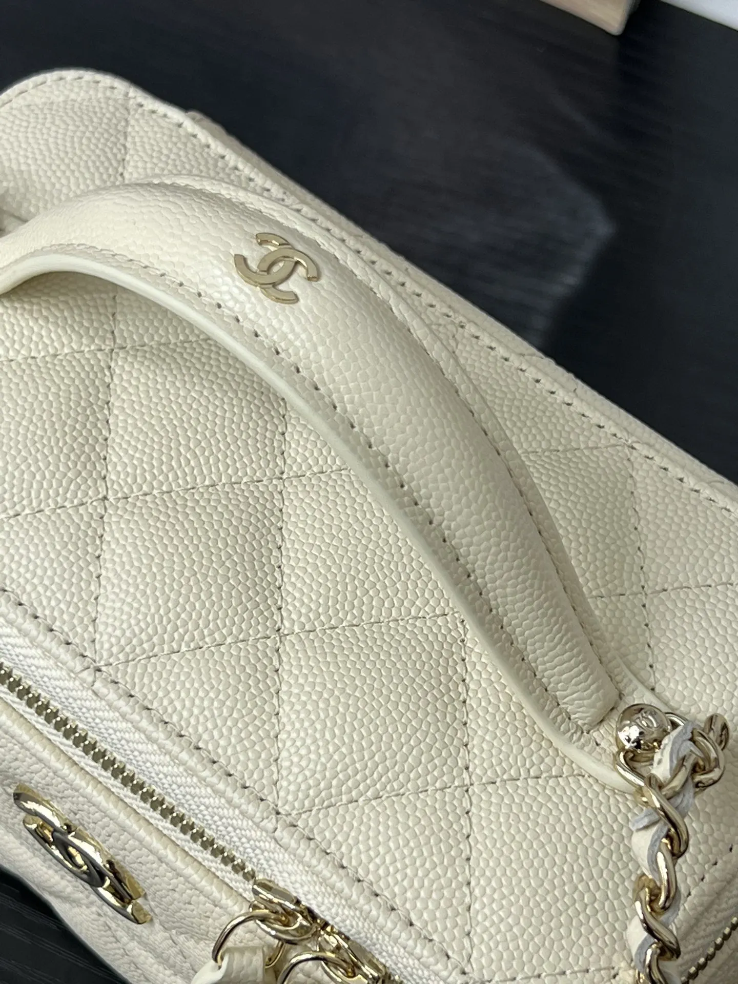 Chanel 小牛皮鏈條包 單肩斜挎