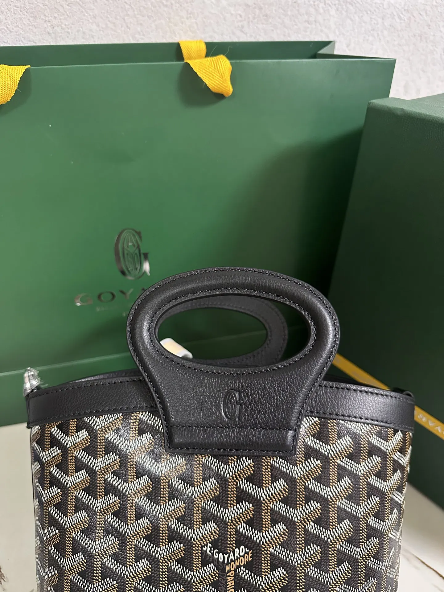 Goyard 黑色 小牛皮 單肩包 日常單肩背款(數字9) Goyard 黑色 小牛皮 單肩包 日常單肩背款(數字9)