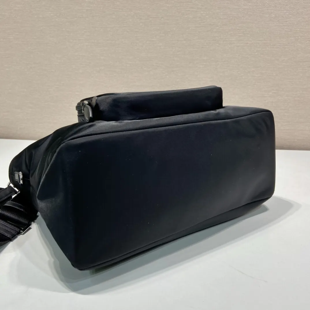 Prada Re-Nylon 尼龙 托特包