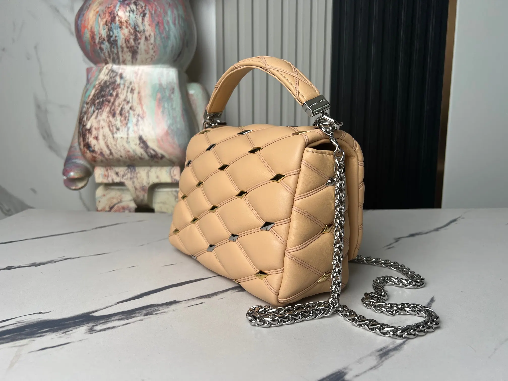 LV 杏色 羊皮 鏈條包 精致鏈條款