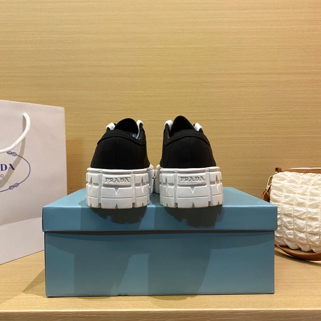 Prada 帆布 三角标 运动鞋