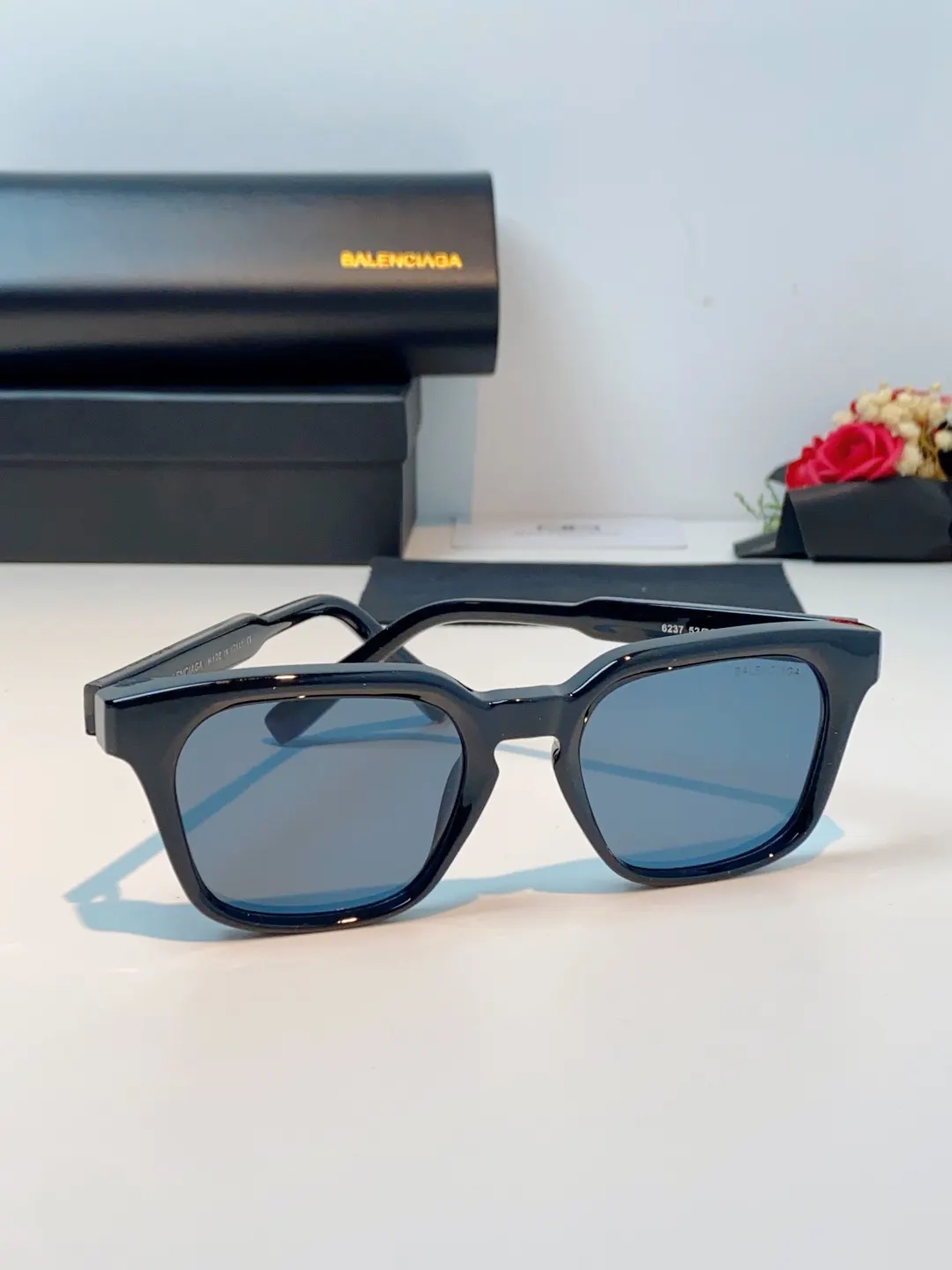 Balenciaga 太阳镜 精致搭配