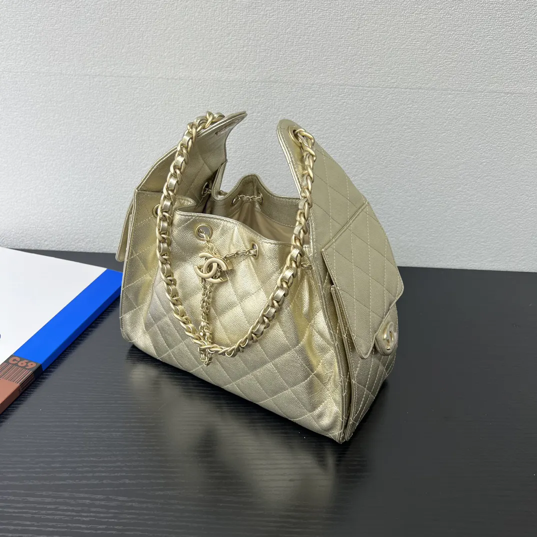 CHANEL 金色牛皮Hobo腋下包 金链款